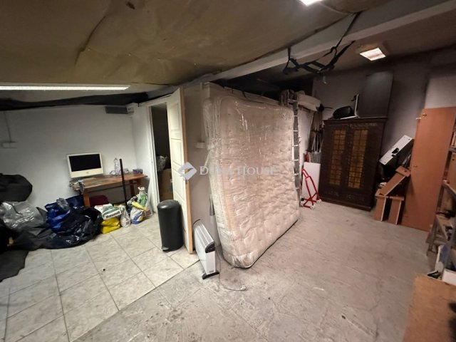 Eladó garázs, Budapesten, VIII. kerületben 20 M Ft