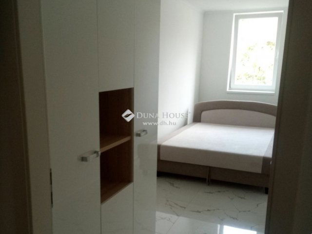 Eladó téglalakás, Budapesten, VIII. kerületben 82 M Ft