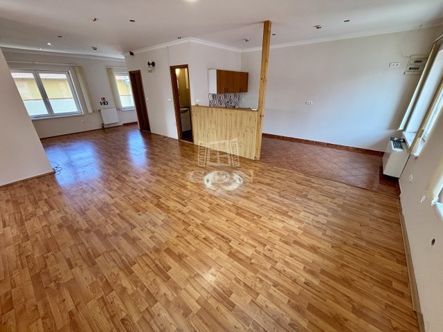 Kiadó üzlethelyiség, Maglódon 350 E Ft / hó, 3 szobás