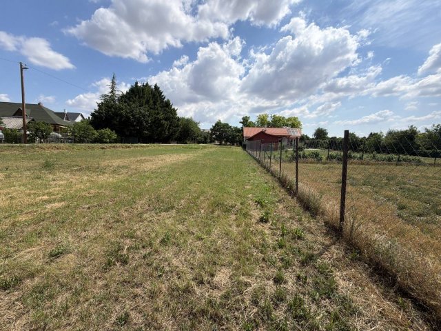 Eladó telek, Kápolnásnyéken, Ravasz László utcában 24.9 M Ft