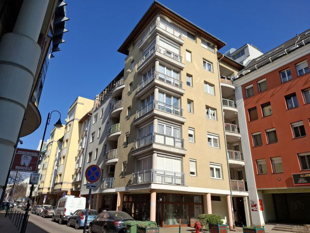 Eladó garázs, Budapesten, IX. kerületben, Páva utcában 11.9 M Ft