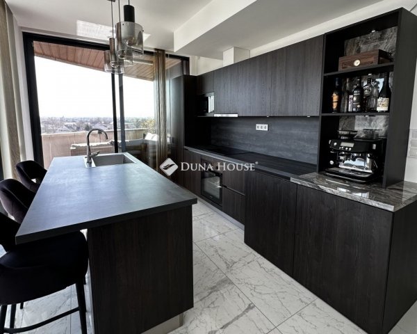 Eladó téglalakás, Szegeden 158 M Ft, 3 szobás