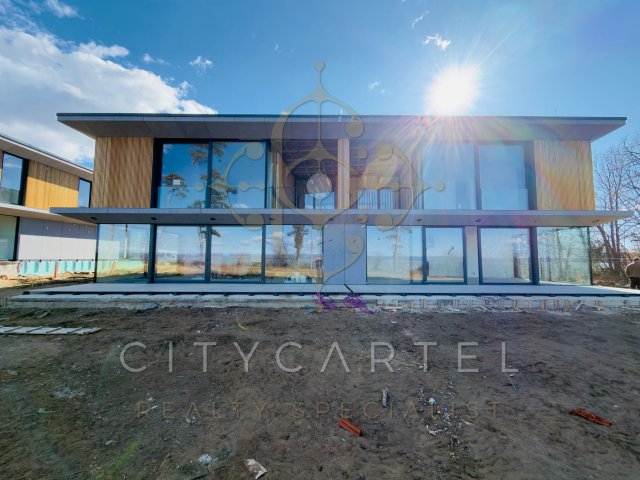 Eladó családi ház, Balatonföldváron 680 M Ft, 5 szobás