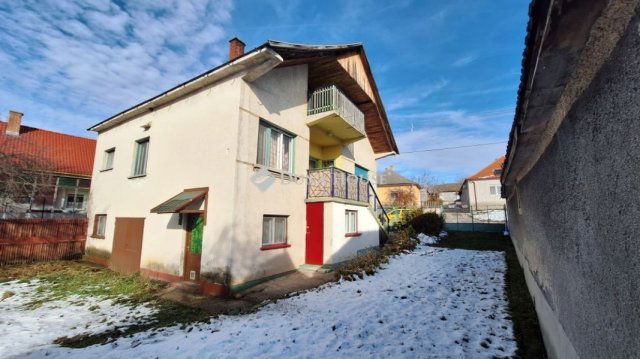 Eladó családi ház, Öskün 55 M Ft, 3 szobás