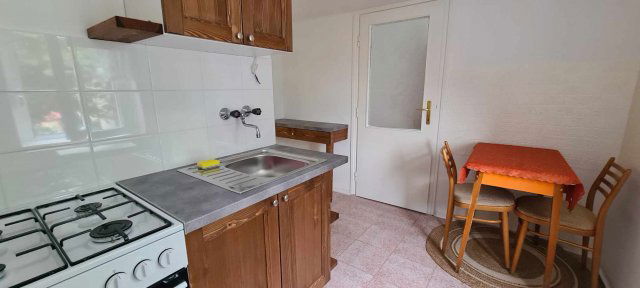 Kiadó téglalakás, albérlet, Pécsett 120 E Ft / hó, 2 szobás