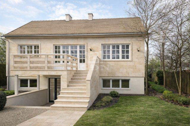 Eladó családi ház, Érden 109 M Ft, 8 szobás