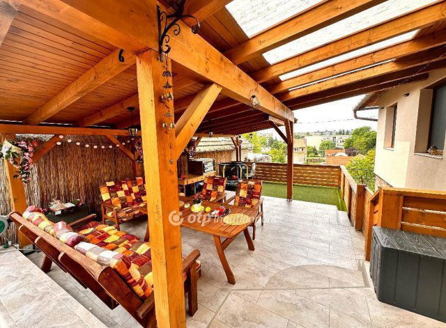 Eladó családi ház, Egerben 134.9 M Ft, 2 szobás