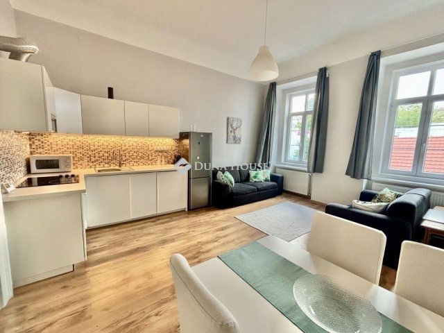 Kiadó téglalakás, albérlet, Budapesten, VII. kerületben