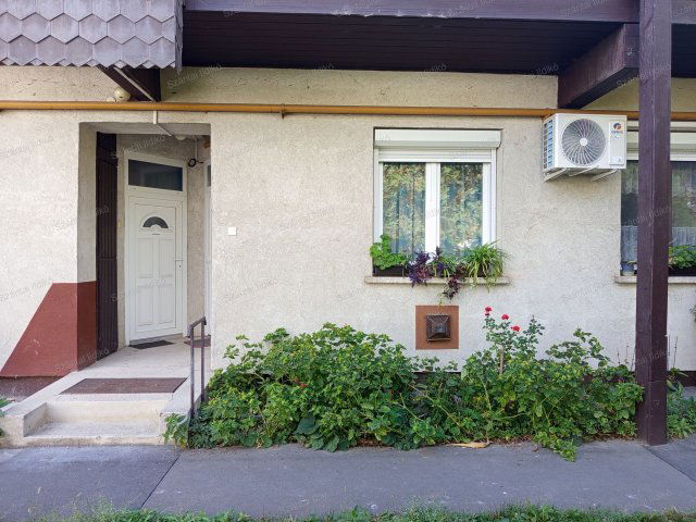 Kiadó téglalakás, albérlet, Szolnokon 110 E Ft / hó, 1 szobás