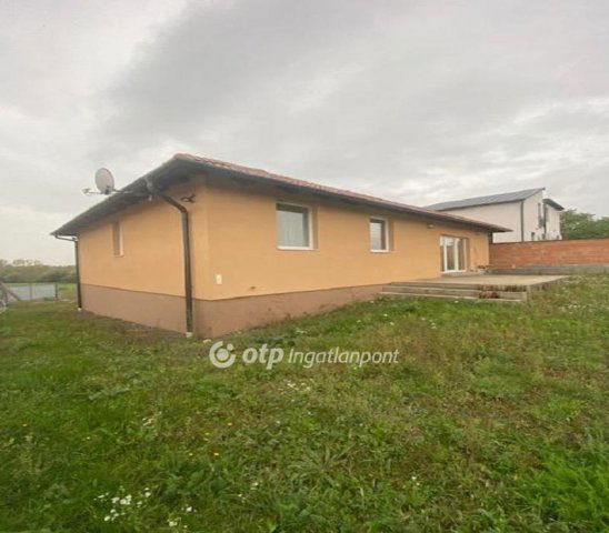 Eladó családi ház, Gyöngyösön 74.9 M Ft, 3 szobás