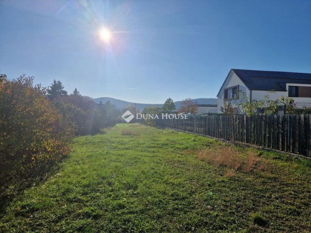 Eladó családi ház, Budapesten, III. kerületben, Jutas utcában