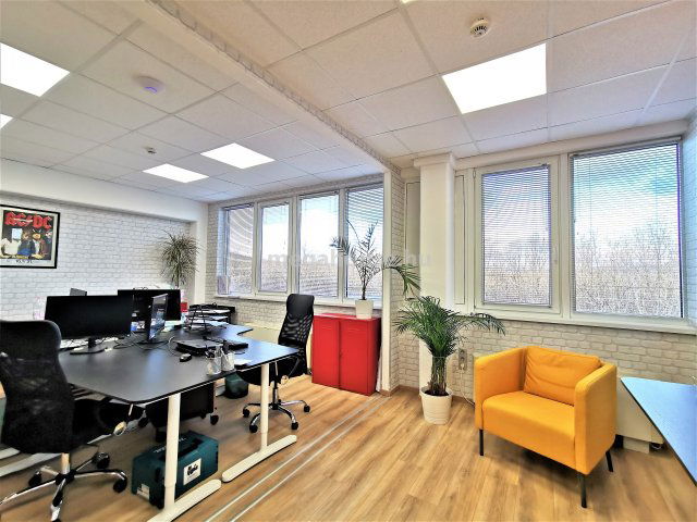 Kiadó ipari ingatlan, Budaörsön 4242 E Ft / hó