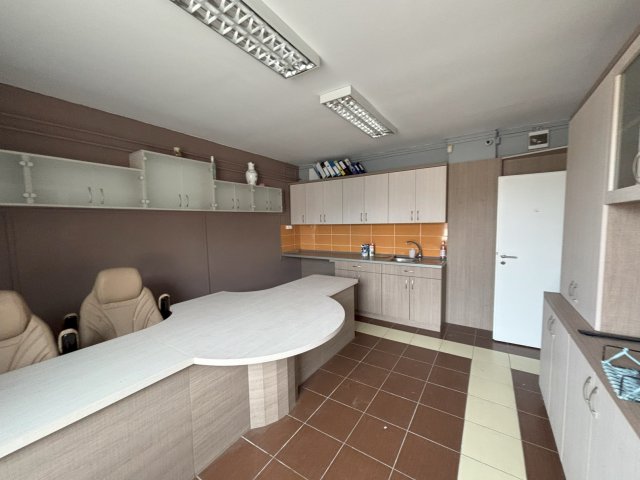 Kiadó ipari ingatlan, Tiszaújvárosban 318 E Ft / hó