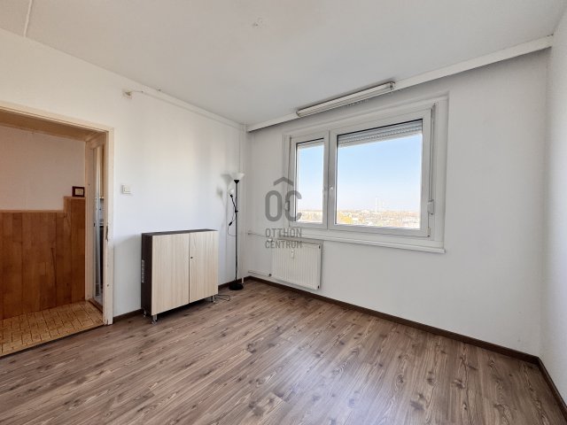 Eladó panellakás, Győrött 51.9 M Ft, 3 szobás