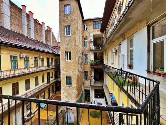 Eladó téglalakás, Budapesten, VI. kerületben 105 M Ft, 3 szobás