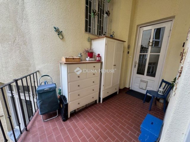 Eladó téglalakás, Budapesten, V. kerületben 170 M Ft, 2 szobás