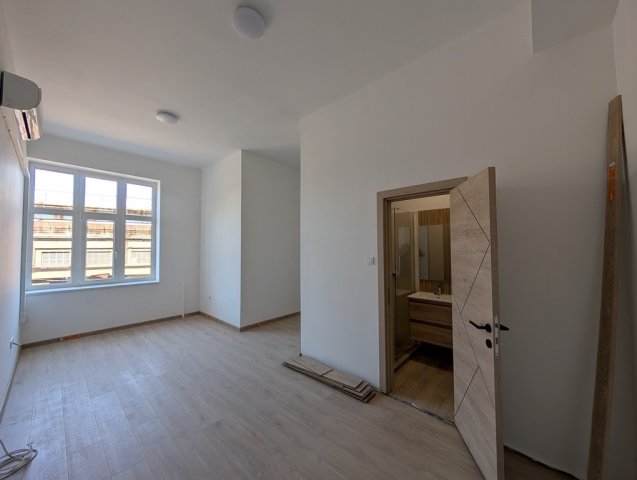 Eladó téglalakás, XXI. kerületben, Karácsony Sándor utcában
