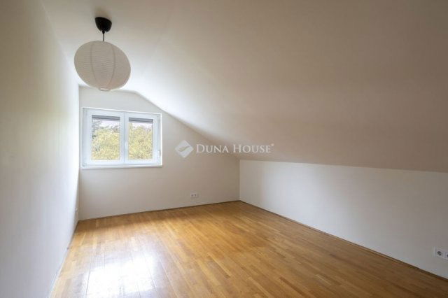 Eladó családi ház, Budapesten, XVI. kerületben 247.7 M Ft