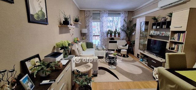 Eladó panellakás, Kiskőrösön 38.9 M Ft, 2 szobás