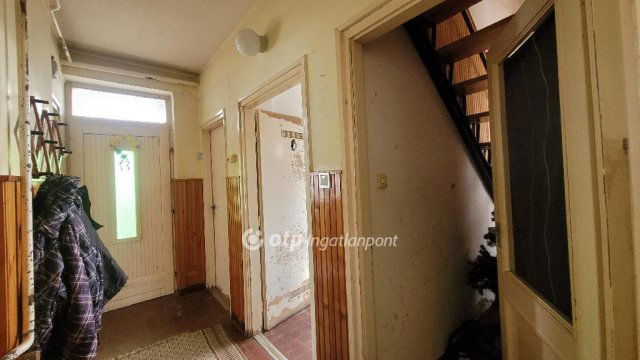 Eladó családi ház, Jászberényben 42.5 M Ft, 4 szobás