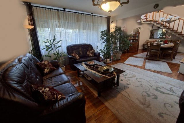 Eladó családi ház, Debrecenben 195 M Ft, 5 szobás