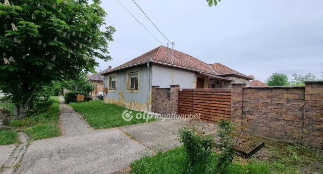 Eladó családi ház, Balmazújvárosban 85.5 M Ft, 3 szobás