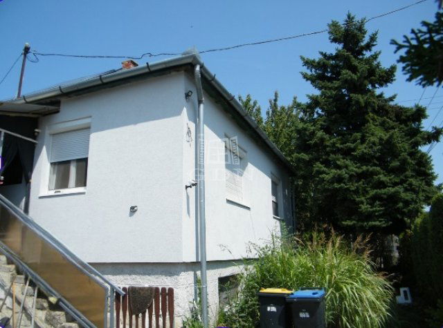 Eladó családi ház, Érden 90 M Ft, 3 szobás