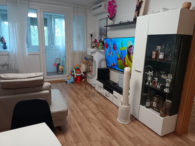 Eladó panellakás, Pakson 56.9 M Ft, 3 szobás