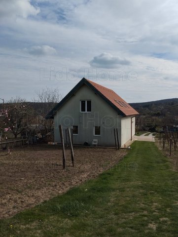 Eladó nyaraló, Balatonalmádiban 114 M Ft, 2 szobás