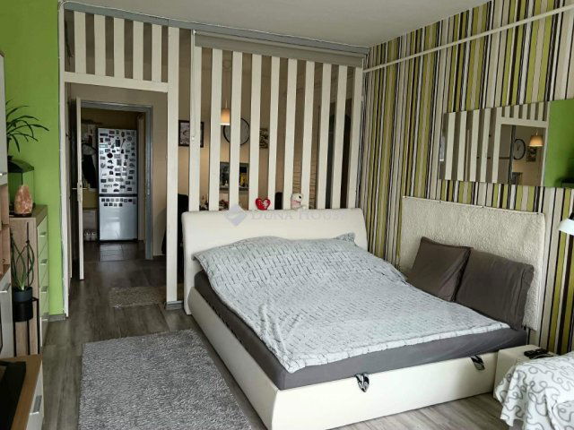 Eladó téglalakás, Siófokon 55.5 M Ft, 2 szobás