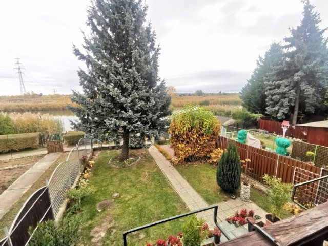 Eladó családi ház, Szigetcsépen 109.9 M Ft, 3 szobás