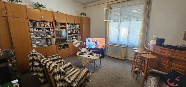 Eladó családi ház, Pécsett 39.99 M Ft, 3 szobás