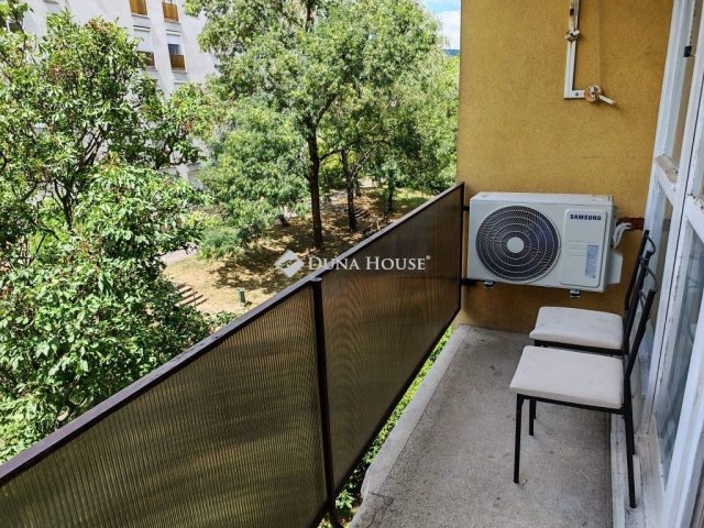 Kiadó panellakás, albérlet, Pécsett 160 E Ft / hó, 2 szobás