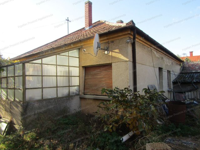 Eladó családi ház, Sümegen 35 M Ft, 3 szobás