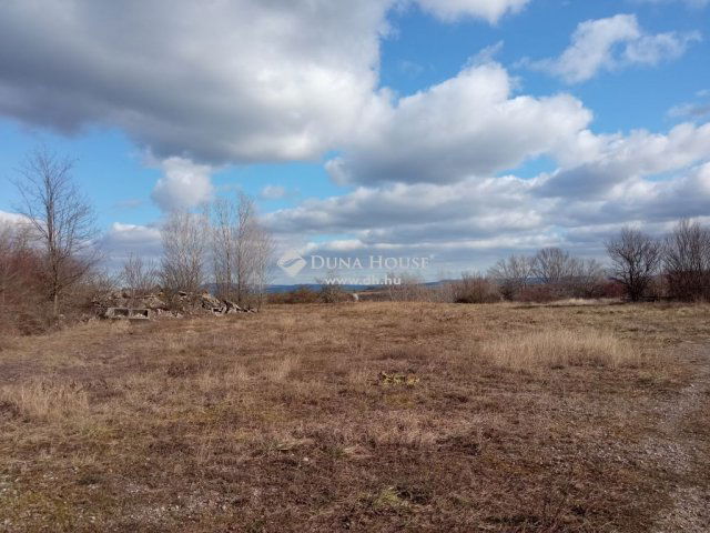 Eladó telek, Etyeken 330 M Ft / költözzbe.hu