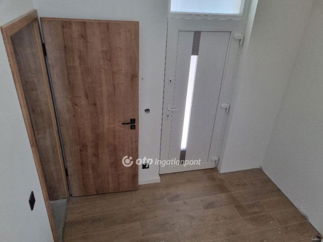 Eladó ikerház, Budajenőn 175 M Ft, 4+1 szobás