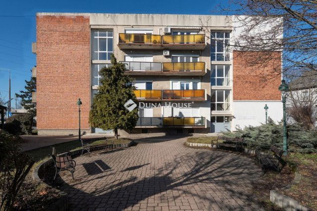 Eladó téglalakás, Tatabányán 41.9 M Ft, 2 szobás