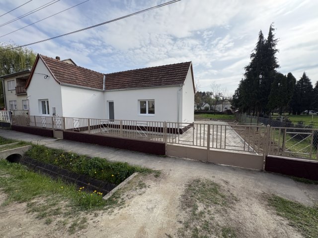 Eladó családi ház, Eszteregnyén 39.9 M Ft, 3 szobás