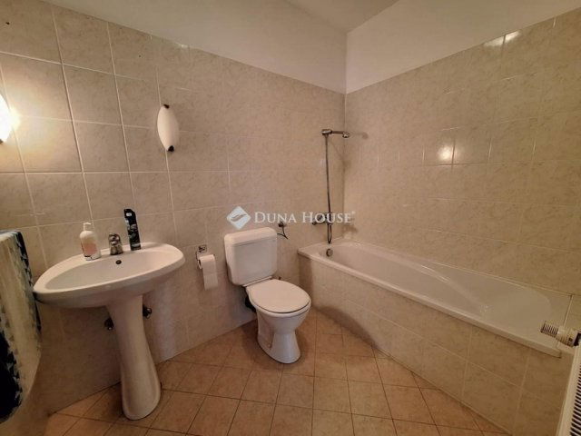 Eladó családi ház, Villányban 130 M Ft, 5 szobás