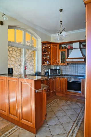 Eladó családi ház, Pécsett, Donátusi úton 320 M Ft, 7 szobás