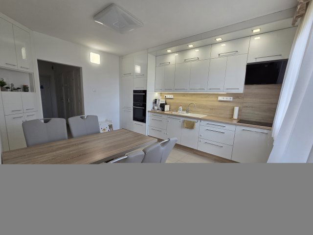 Eladó panellakás, Debrecenben, Derék utcában 69.9 M Ft, 3 szobás