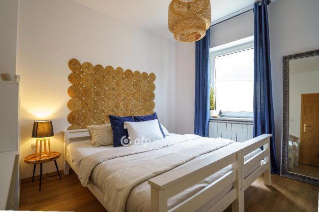 Eladó családi ház, Budapesten, III. kerületben 299.25 M Ft