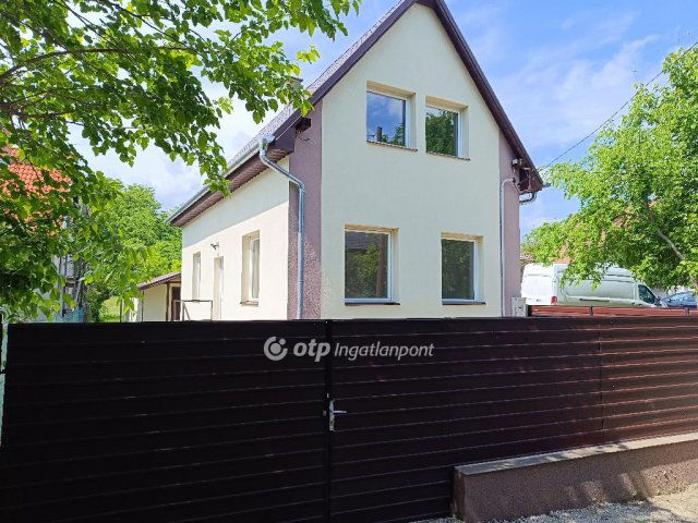 Eladó családi ház, Szigetszentmiklóson 67.5 M Ft, 2+2 szobás