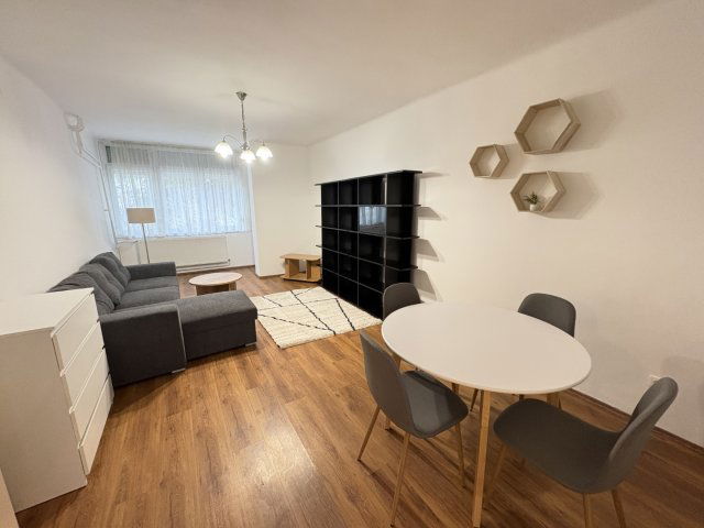 Eladó téglalakás, Kaposváron, Damjanich utcában 0.13 M Ft