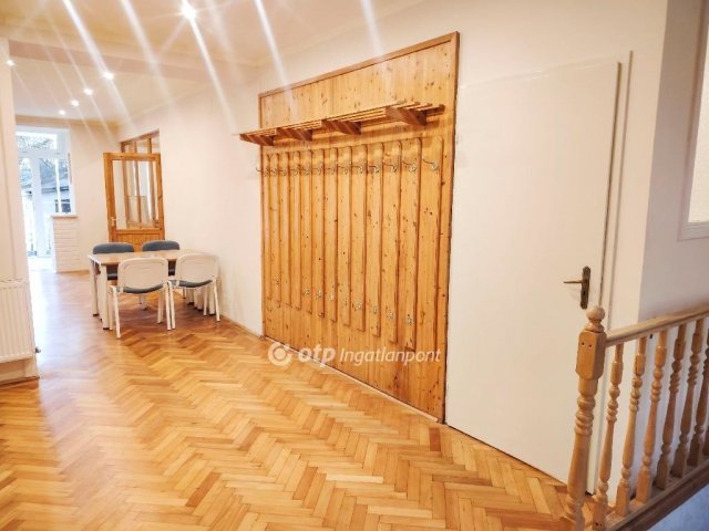 Eladó családi ház, Székesfehérvárott 135 M Ft, 4 szobás