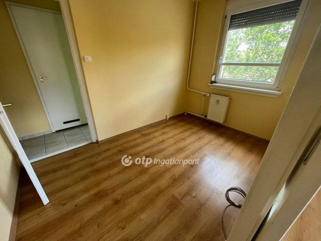 Kiadó panellakás, albérlet, Szentesen 120 E Ft / hó, 1+2 szobás