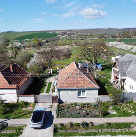 Eladó családi ház, Egerszalókon 32 M Ft, 1+1 szobás