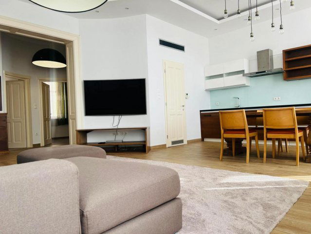 Kiadó téglalakás, albérlet, Tatán 300 E Ft / hó, 3 szobás