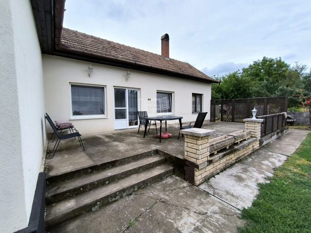 Eladó családi ház, Szirákon 30.9 M Ft, 4 szobás