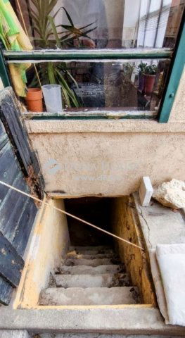 Eladó családi ház, Pécsett 46.9 M Ft, 3 szobás